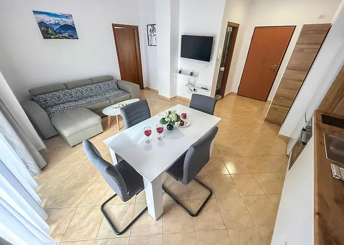 Blue Whisper Haven I77 شقة *